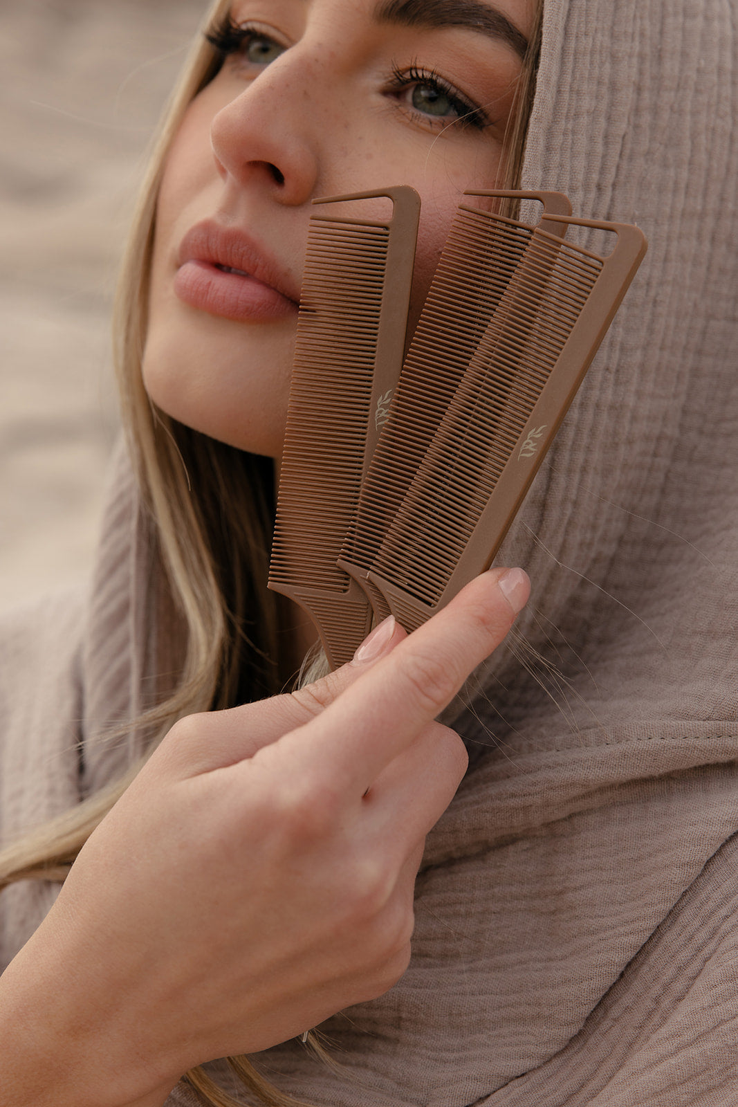 Precision Tail Comb