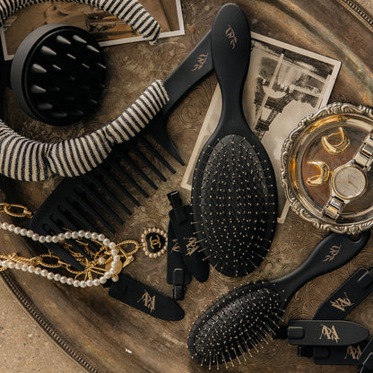 The Noir Collection Scalp Scrubber